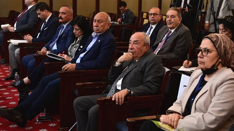ممثلي النقابات أثناء