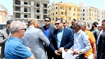 في جولة مفاجئة، وزير الإسكان يتفقد المحاور والطرق الرئيسية بالعاصمة الإدارية والقاهرة الجديدة
