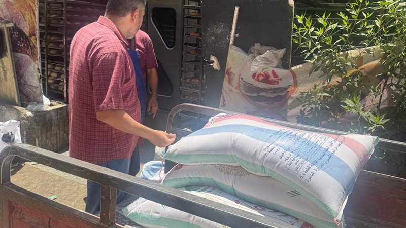 ضبط 11 طن دقيق في