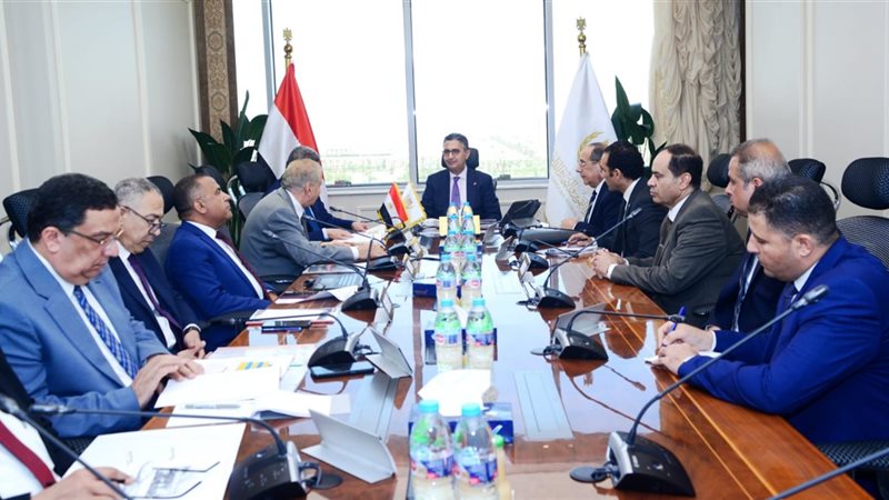 اجتماع وزير التموين