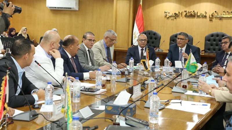 اجتماع محافظ الجيزة