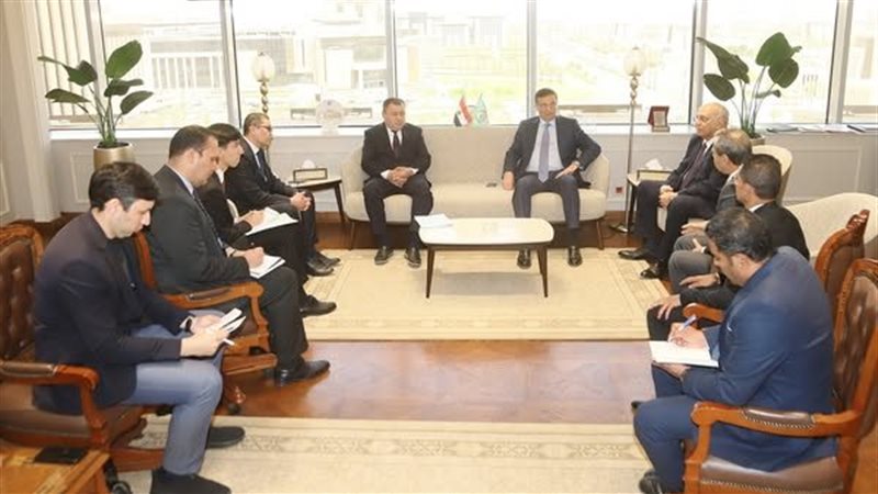 وزير الزراعة خلال