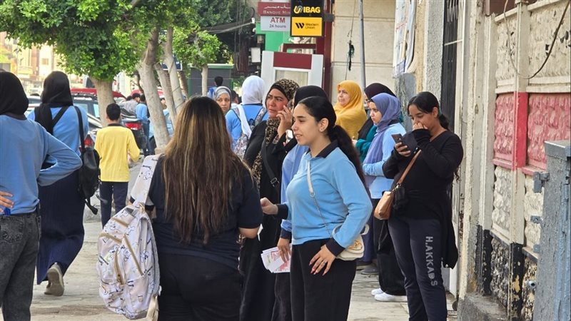 طلاب الشهادة الإعدادية
