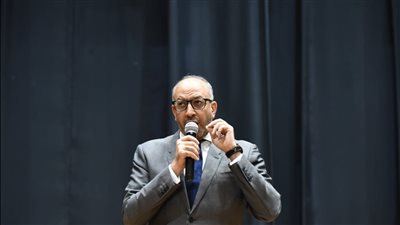 حسام المندوه: نحرص علي ترسيخ القيم وتنمية المهارات منذ المراحل الأولى في التعليم (فيديو) 