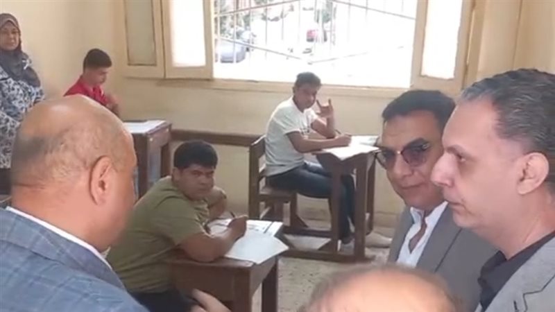 محافظ الدقهلية لطلاب
