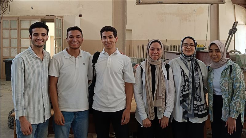 طلاب هندسة المطرية