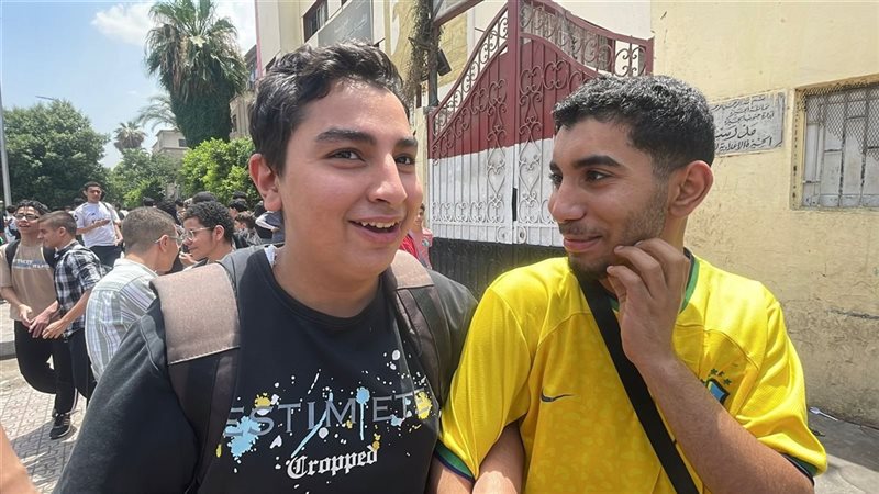طلاب الشهادة الإعدادية