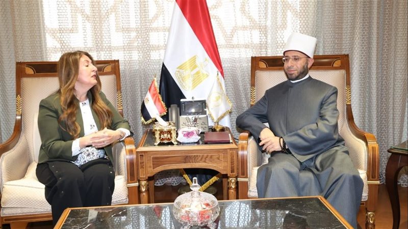 وزير الأوقاف يستقبل