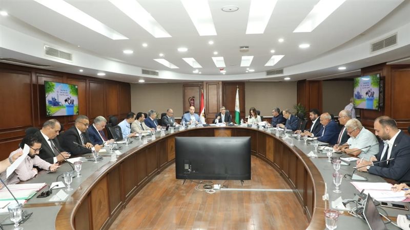 اجتماع المهندس عادل