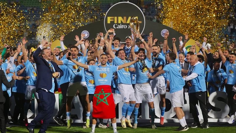 فريق بيراميدز، فيتو