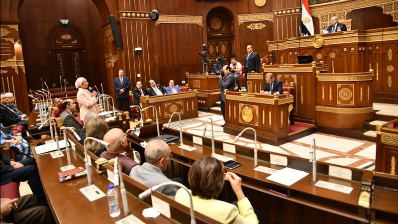 مناقشة ملفات تتعلق