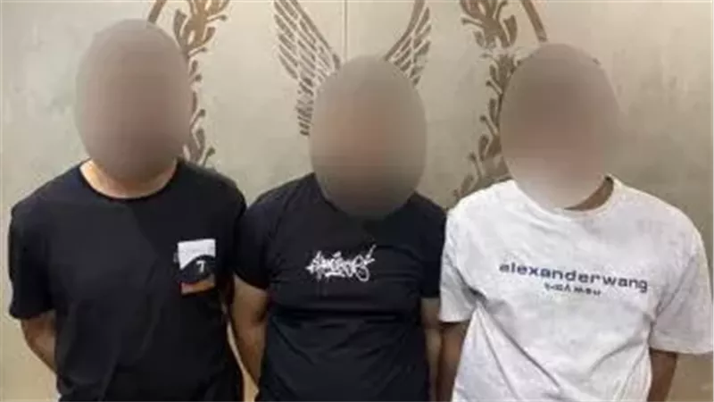 المتهمين 