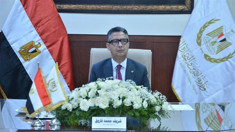 الدكتور شريف فاروق