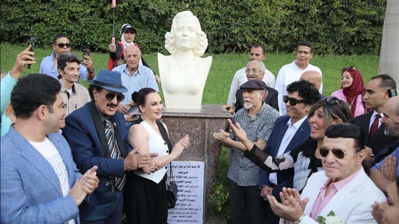 تمثال اسمهان