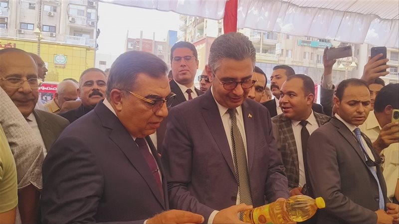 وزير التموين خلال