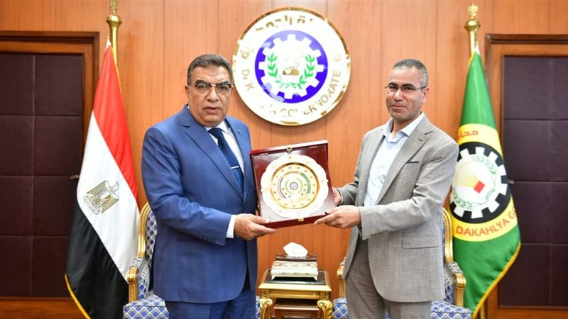 تكريم وكيل وزارة