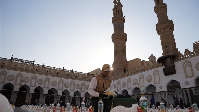 إفطار الطلاب الوافدين