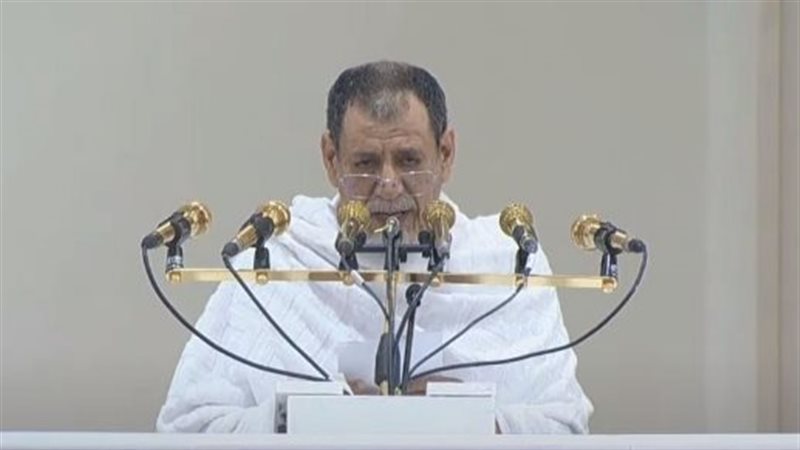 لحظة بكاء الشيخ صالح