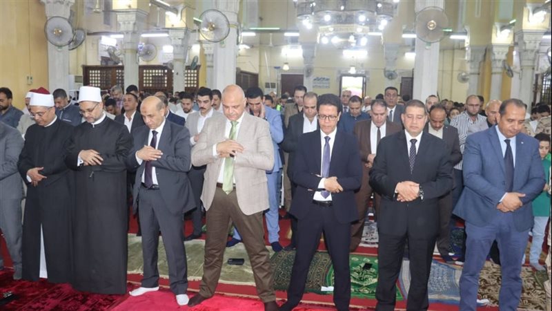 محافظ القليوبية يؤدي