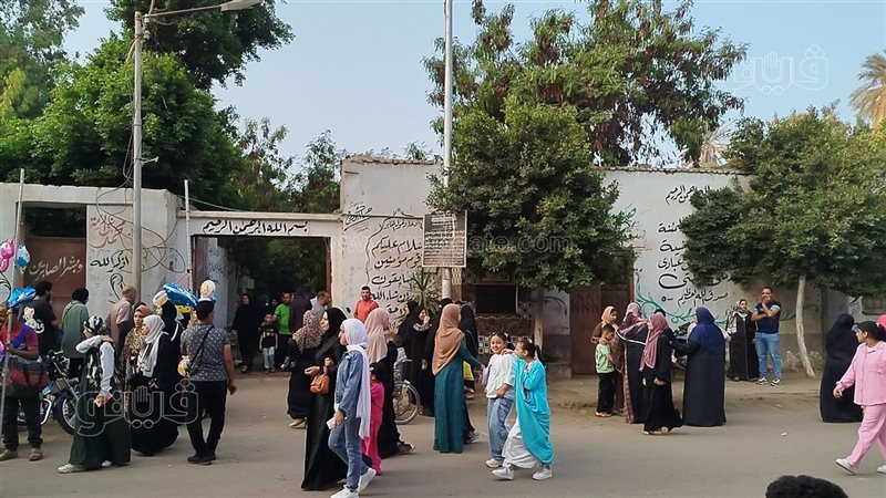 توافد أهالي الغربية