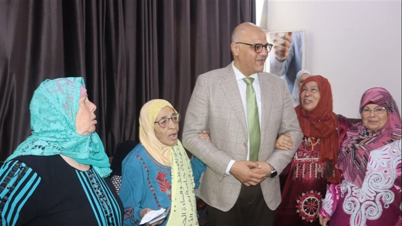 محافظ القليوبية يقدم