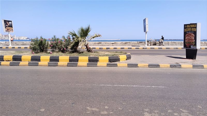 كورنيش البحر بالإسكندرية