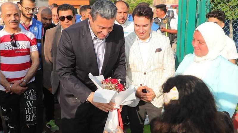 محافظ دمياط يهنئ