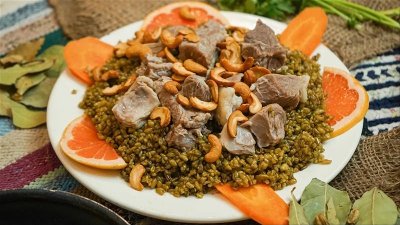 الفريك بقطع اللحم،