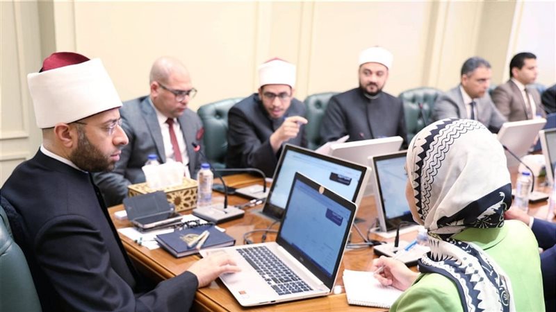 اجتماع الدكتور أسامة