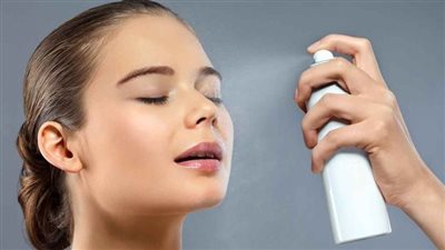 طرق مواجهة تعرّق الوجه طوال الصيف بالمواد الطبيعية