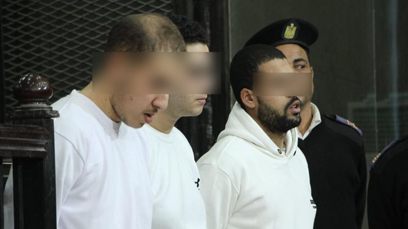 المتهمون، فيتو