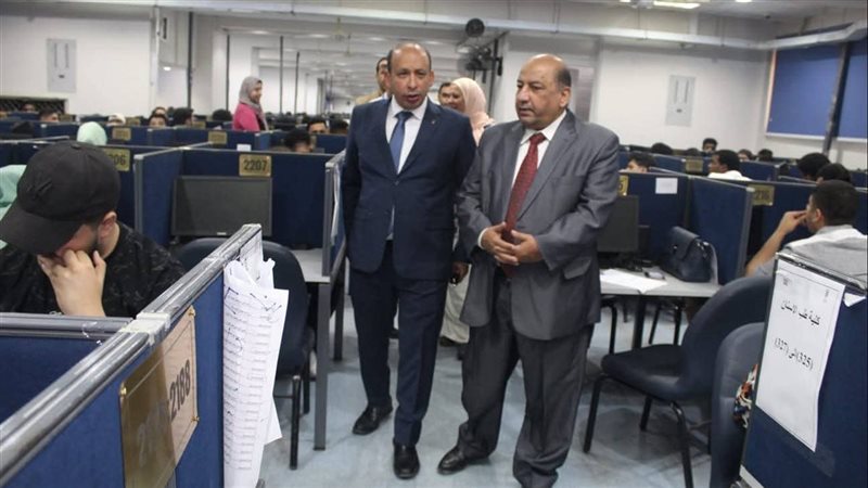 جولة نائب رئيس جامعة