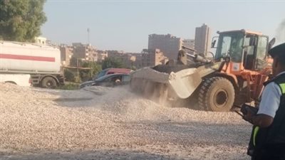 عودة الحركة المرورية لطبيعتها بعد انقلاب سيارة بطريق القاهرة- الإسكندرية الزراعي (صور) 