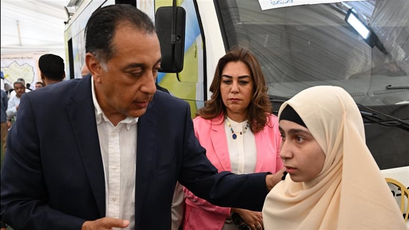 رئيس الوزراء والطفلة