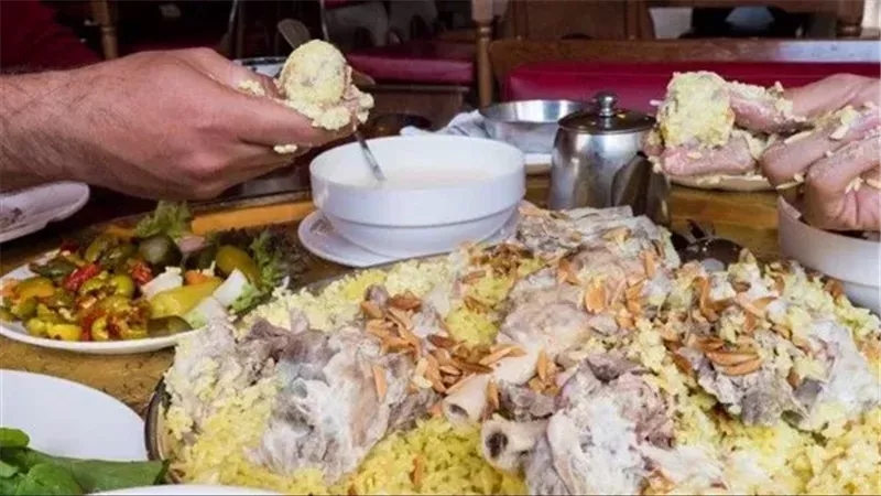 حكم عمل وليمة الزواج،