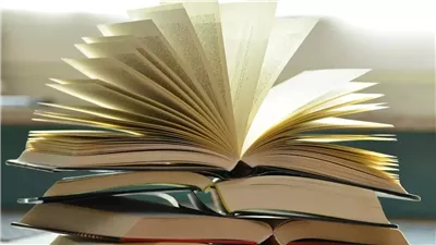  تفسير حلم الكتاب في المنام وعلاقته بسماع خبر سعيد قريبا 