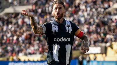 نجم اليونايتد السابق يقترب من مزاملة سيرجيو راموس