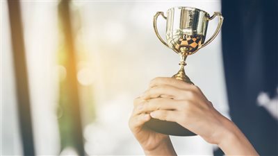 تفسير حلم التكريم في المنام وعلاقته بالسعادة والتطورات الإيجابية 