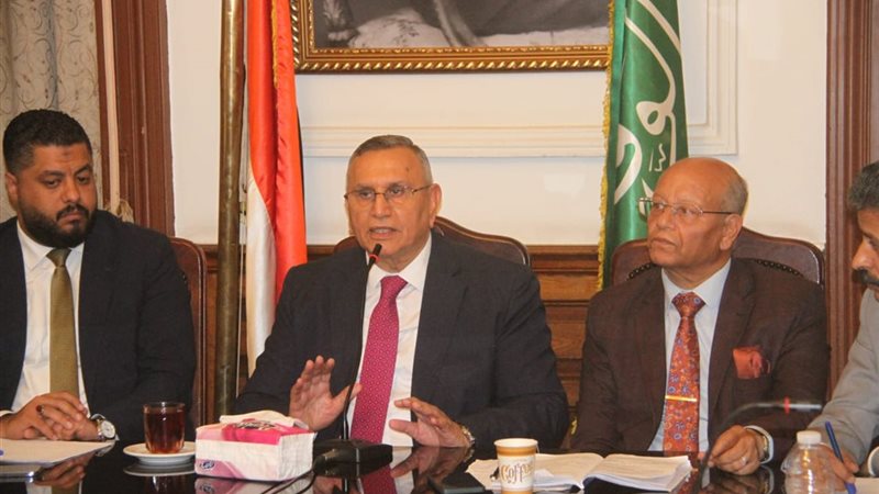 الدكتور عبد السند