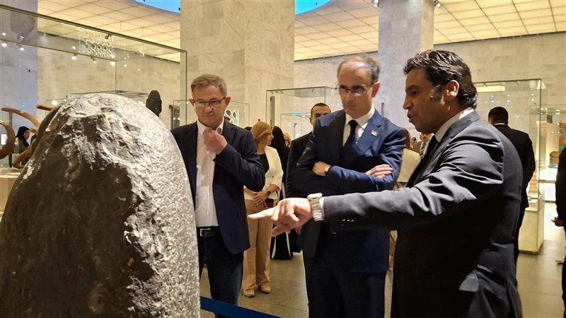 زيارة رئيس وزراء