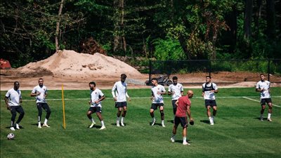 الأهلي يستأنف تدريباته الإثنين استعدادا للموسم الجديد 