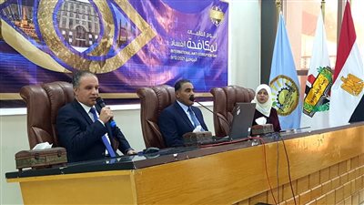 محافظ مطروح يشهد ندوة الرقابة الإدارية لمكافحة الفساد| صور
