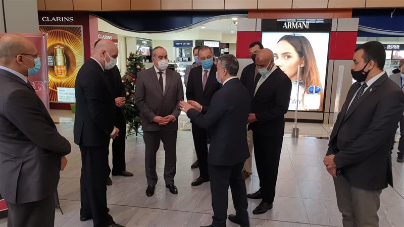 وزير الطيران يتفقد