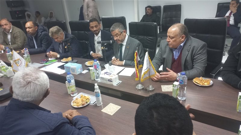 وفد برلماني يزور
