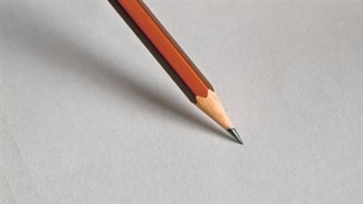 تفسير رؤية القلم الرصاص في المنام وعلاقته بالعلم النافع والرزق الكثير 