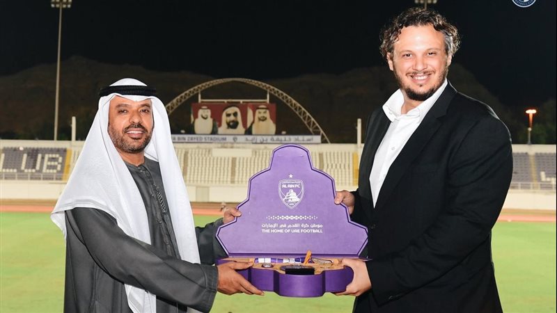 العين يكرم بيراميدز