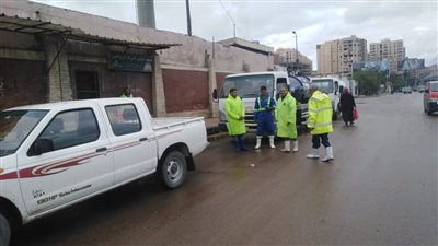 صرف الإسكندرية: تطهير الشنايش في الشوارع والميادين لمنع تراكم المياه