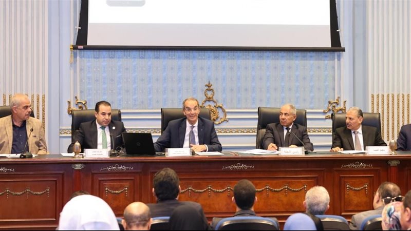 الدكتور عمرو طلعت