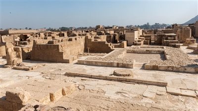 الكشف عن 13 ألف أوستراكا من العصر البطلمي بمنطقة الشيخ حمد في سوهاج