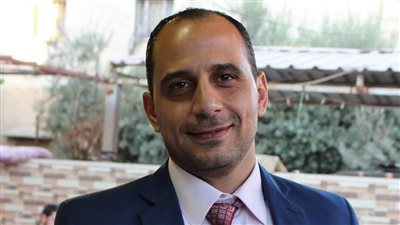 الناقد الرياضي طلحة أحمد يشارك في معرض الكتاب برواية 